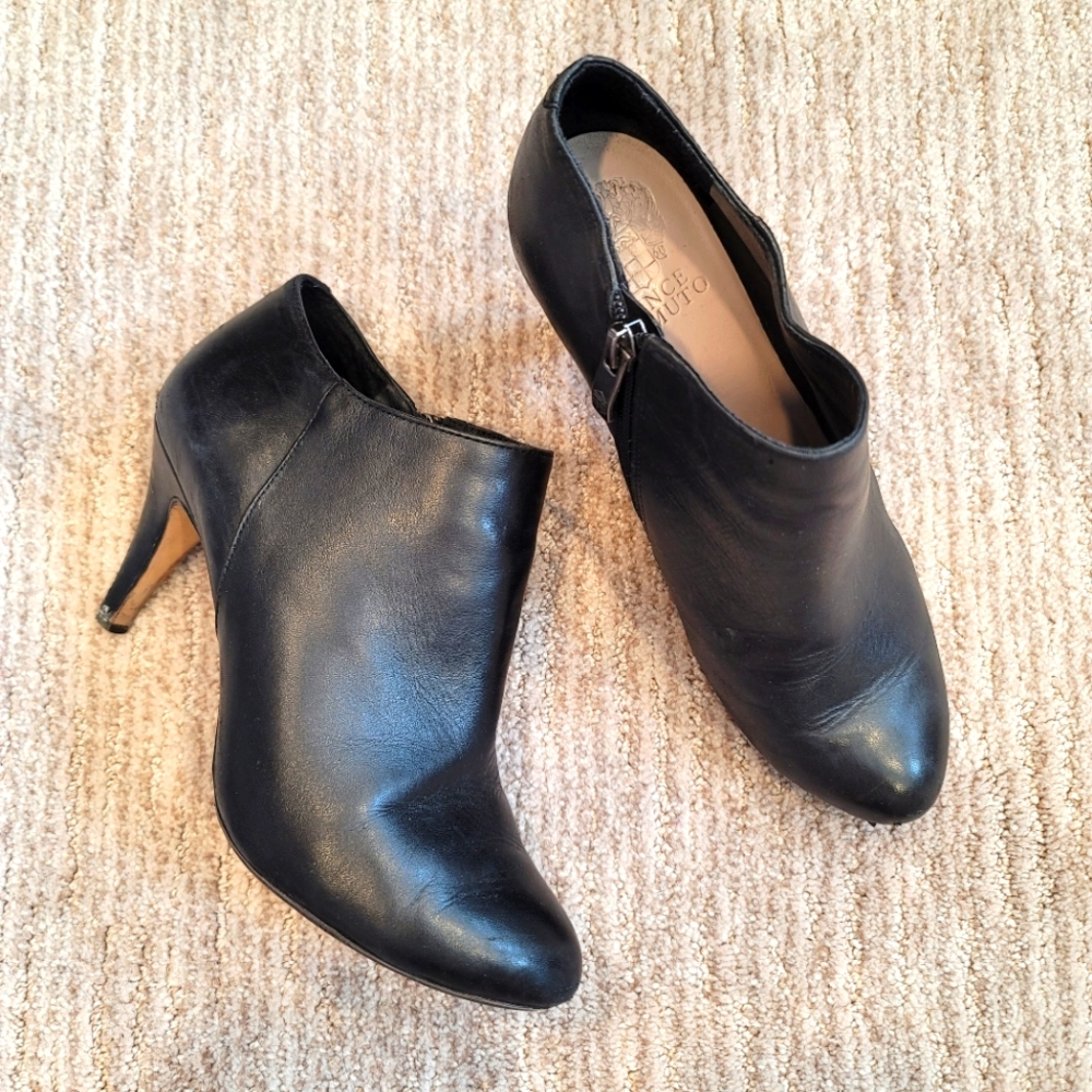 Vince Camuto Vive Ankle Booties